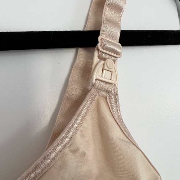 MEDELA XL Maternity Nursing Bra Nude - Picture 3 of 5